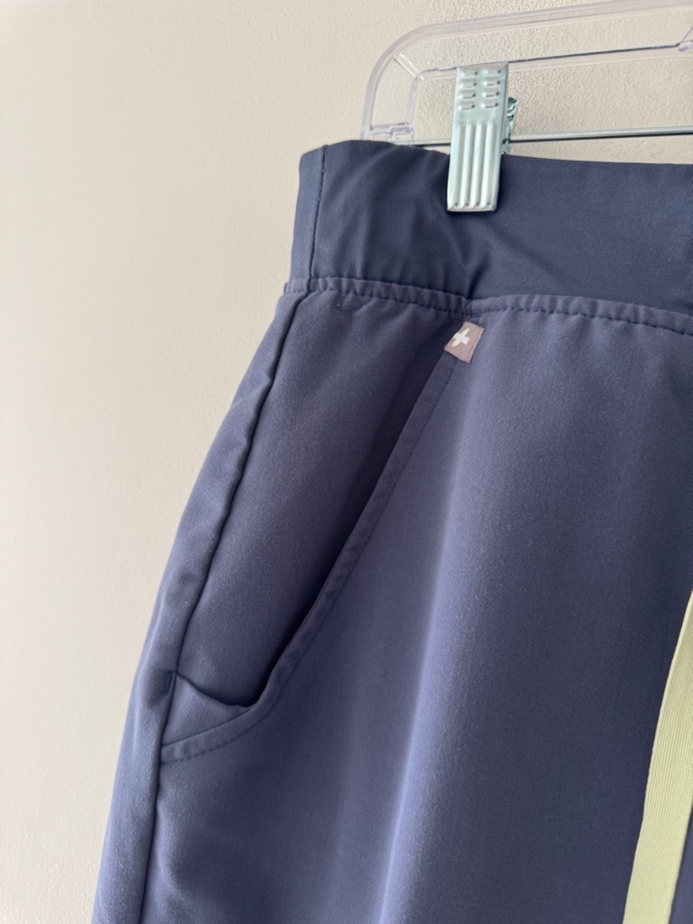 Figs‎ Women’s Zamora Jogger Spacy Navy Scrub Pants Small Tall - Picture 2 of 6